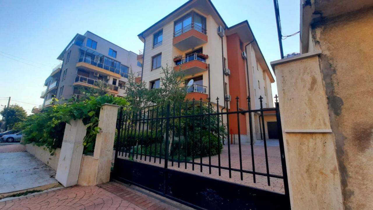 На Море В Сарафово Burgas Bagian luar foto